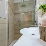 Stanza Fermata Costanza